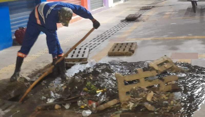 A O Da Semurb Retira Mais De Kg De Lixo Do Belo Centro Em Santar M