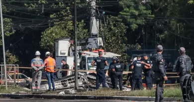 Queda de avião de pequeno porte em avenida de  São Paulo mata duas pessoas