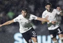 Corinthians vira sobre Vasco, afasta o risco de rebaixamento e afunda de vez o clube carioca