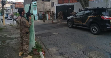 PF faz megaoperação contra grupo suspeito de vender 43 mil armas para facções brasileiras