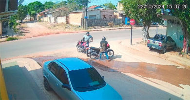 Vídeo – Motociclista persegue e captura ladrão de celular em Santarém