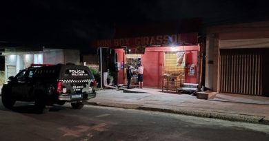 Comerciante é feito refém e agredido por criminosos; PM prendeu um dos criminosos