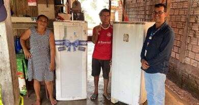 Equatorial Pará substitui geladeiras de famílias de Santarém para incentivar uso eficiente de energia