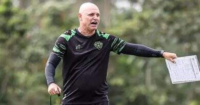 Sem técnico, Paysandu será comando do por auxiliar diante do Cuiabá