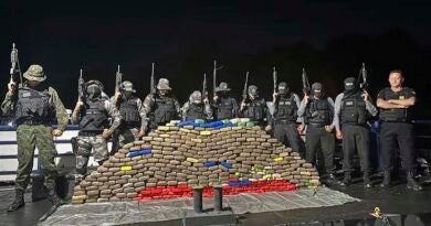 Agentes da Base Candiru apreendem mais de 370 kg de drogas e prendem cinco suspeitos